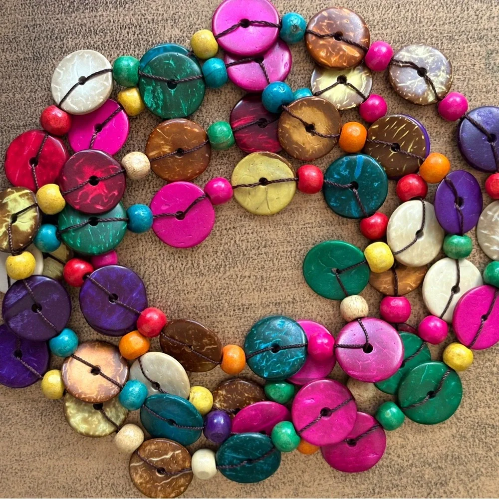 From Cape Town, South Africa a Very Colorful Beaded Necklace - Picture 9 of 10